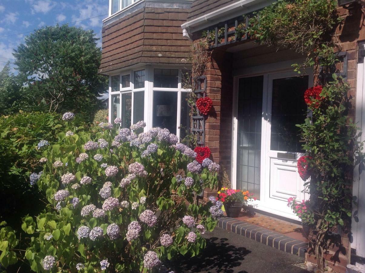 Oakleigh 1 Bed Ground Floor Garden View Free Onsite Parking Апартаменты *