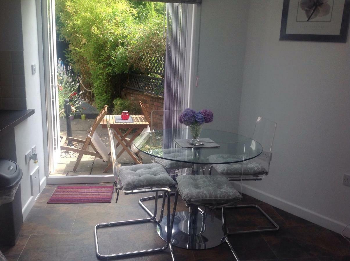Oakleigh 1 Bed Ground Floor Garden View Free Onsite Parking *