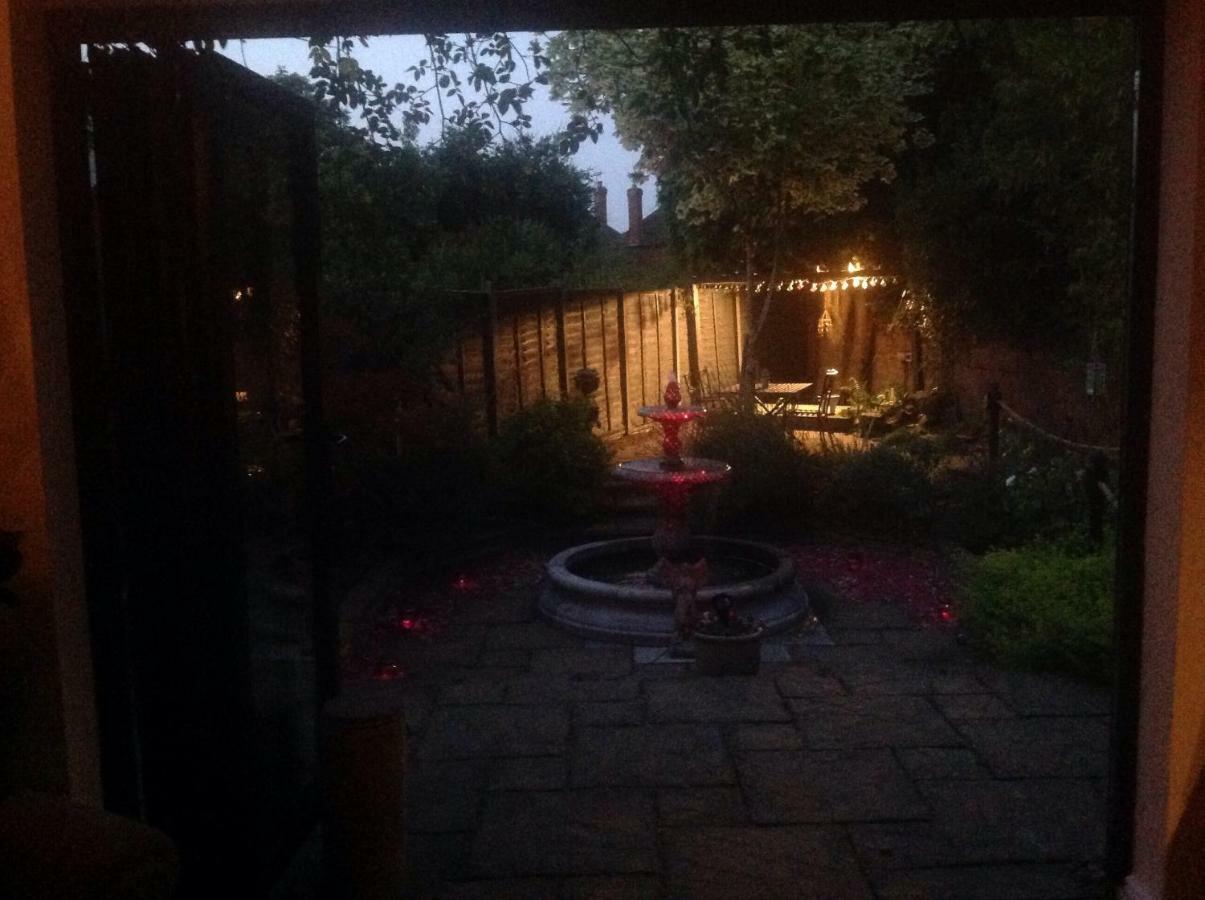 Oakleigh 1 Bed Ground Floor Garden View Free Onsite Parking Апартаменты