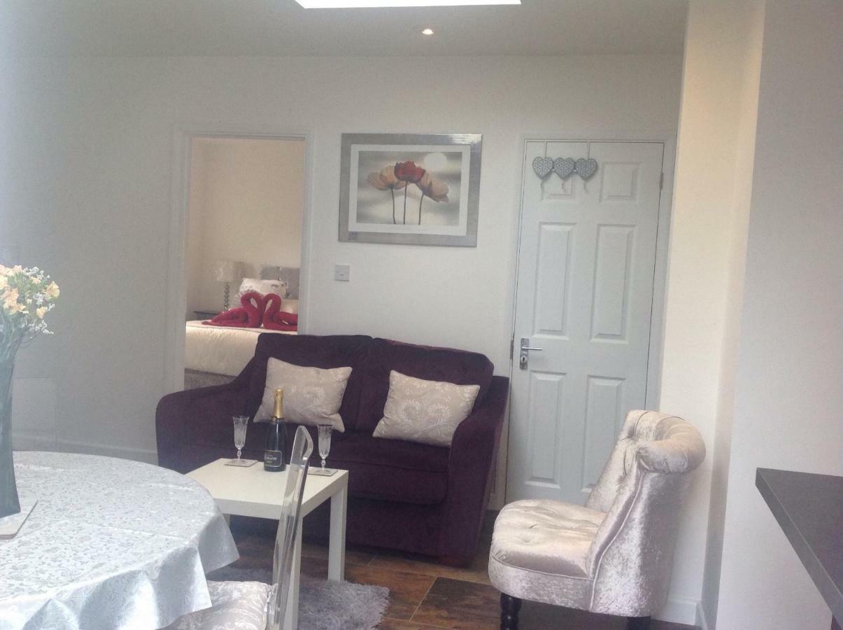 Oakleigh 1 Bed Ground Floor Garden View Free Onsite Parking Апартаменты Стратфорд-апон-Эйвон